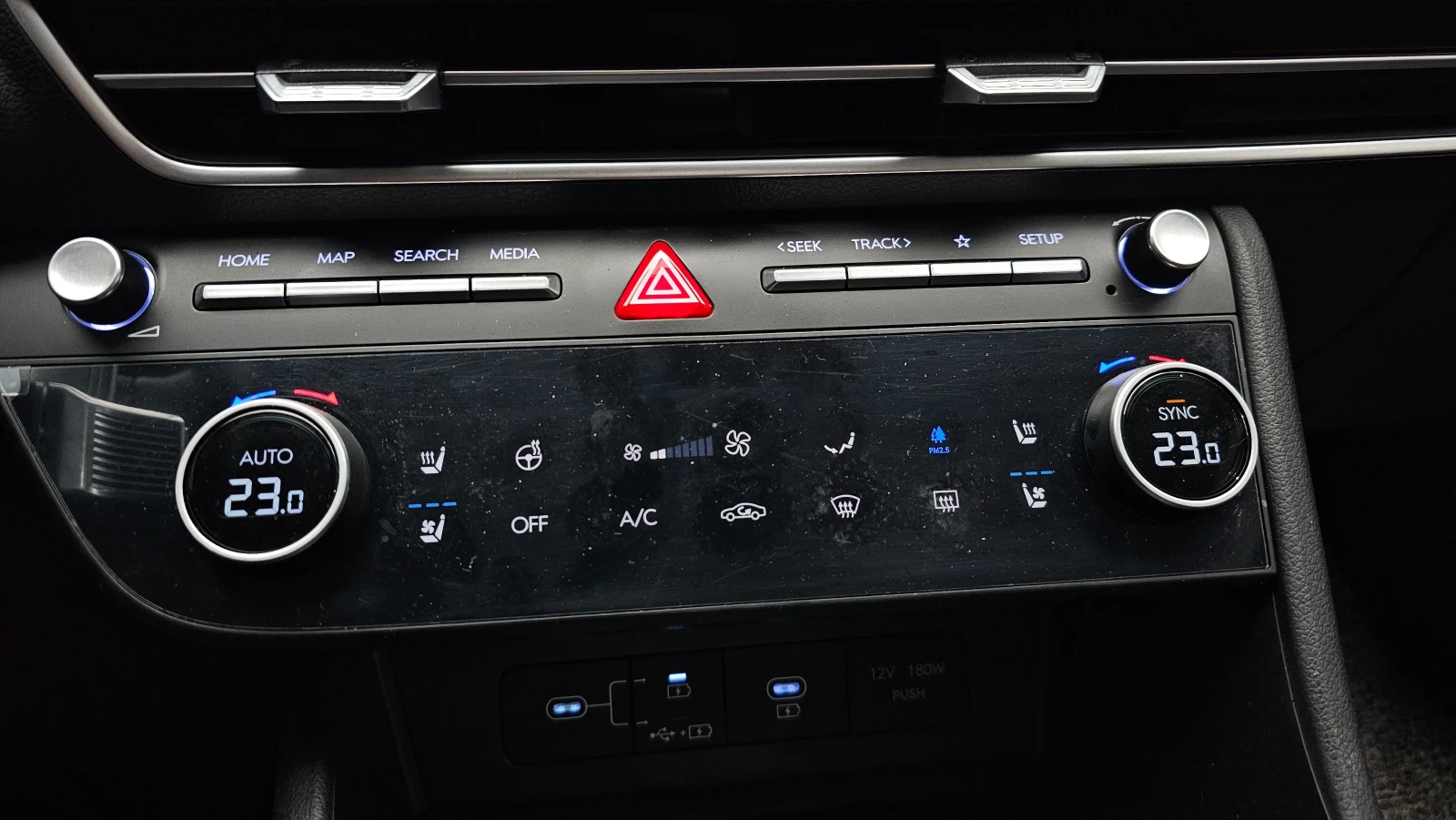 Hyundai Sonata 2.0* ГАЗ* ДИСТРОНИК* ПОДГРЕВ* КАМЕРА* ОБДУХВАНЕ, снимка 16 - Автомобили и джипове - 54741185