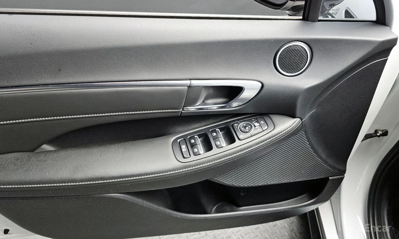 Hyundai Sonata 2.0* ГАЗ* ДИСТРОНИК* ПОДГРЕВ* КАМЕРА* ОБДУХВАНЕ, снимка 10 - Автомобили и джипове - 54741185