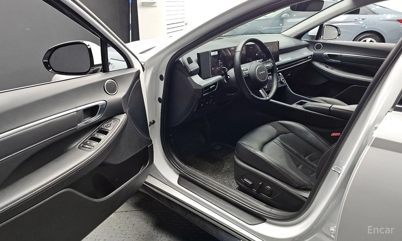Hyundai Sonata 2.0* ГАЗ* ДИСТРОНИК* ПОДГРЕВ* КАМЕРА* ОБДУХВАНЕ, снимка 8 - Автомобили и джипове - 54741185