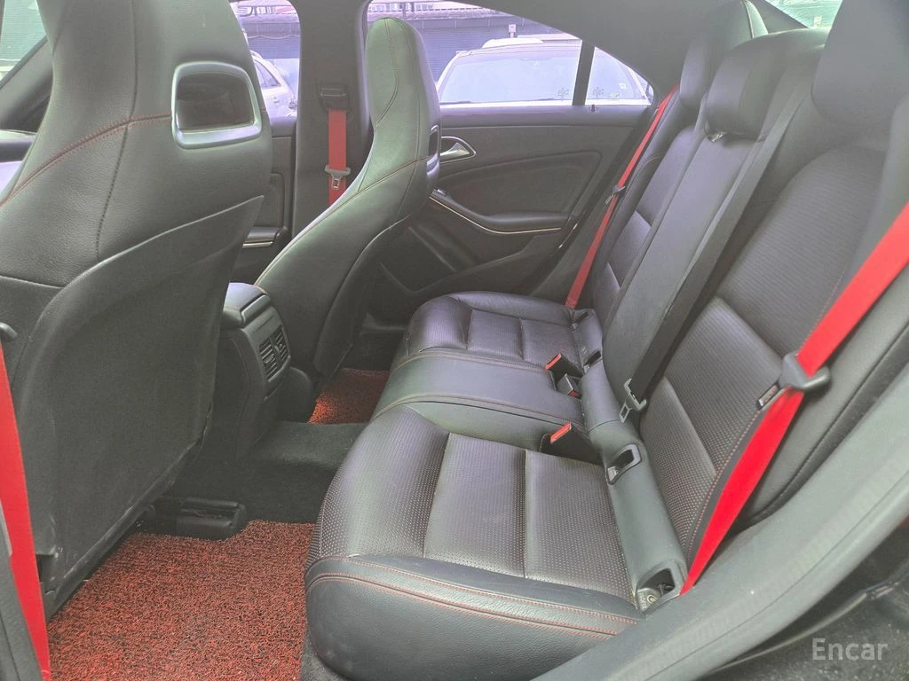 Mercedes-Benz CLA 45 AMG 4MATIC* ПОДГРЕВ* КАМЕРА* КЕЙЛЕС* , снимка 13 - Автомобили и джипове - 54743736