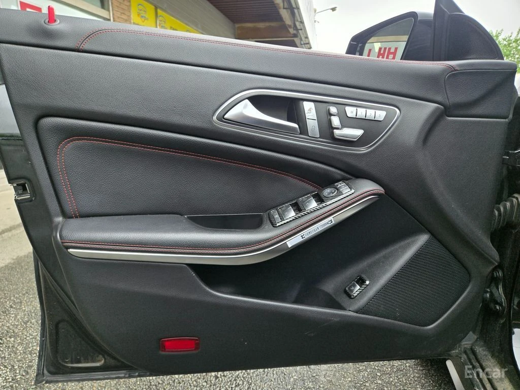 Mercedes-Benz CLA 45 AMG 4MATIC* ПОДГРЕВ* КАМЕРА* КЕЙЛЕС* , снимка 6 - Автомобили и джипове - 54743736