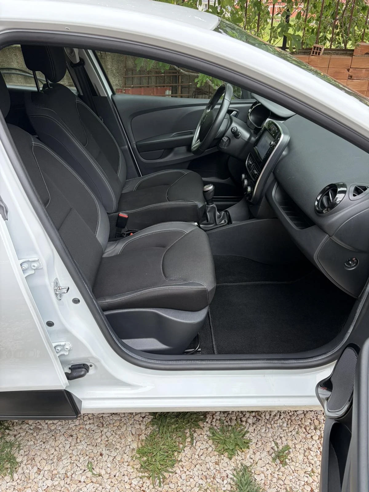 Renault Clio 1.5dci/75k./EURO6/ПЕРФЕКТНО СЪСТОЯНИЕ!, снимка 6 - Автомобили и джипове - 54744123