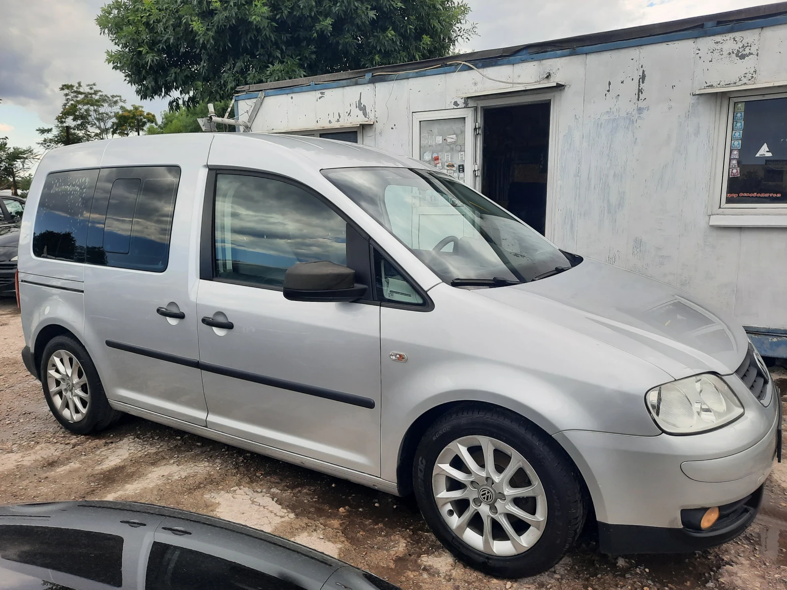 VW Caddy 2009та 80к.с НОВ!, снимка 4 - Автомобили и джипове - 55237811