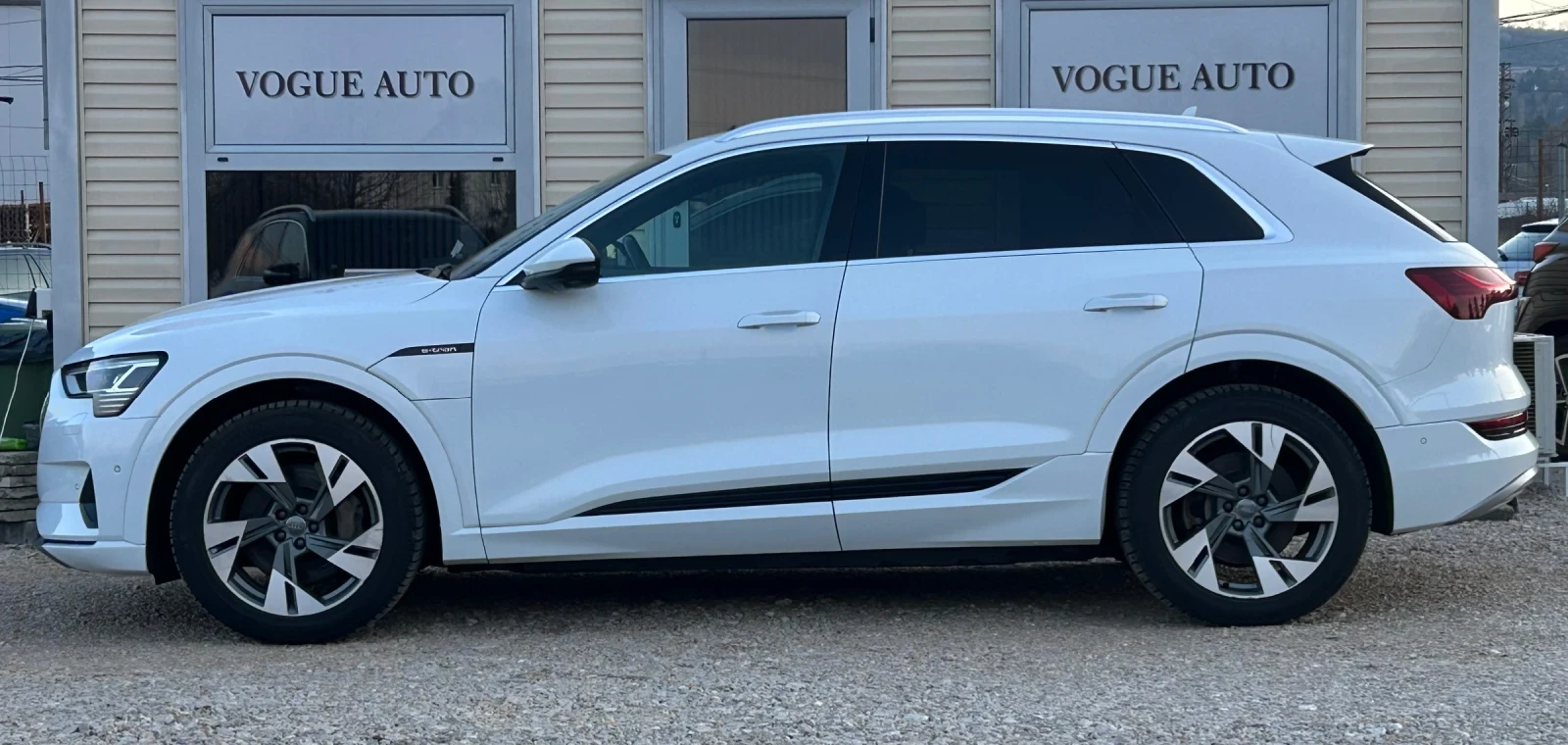 Audi E-Tron 55* SOH 95%* 1-ви собственик* , снимка 6 - Автомобили и джипове - 55287281
