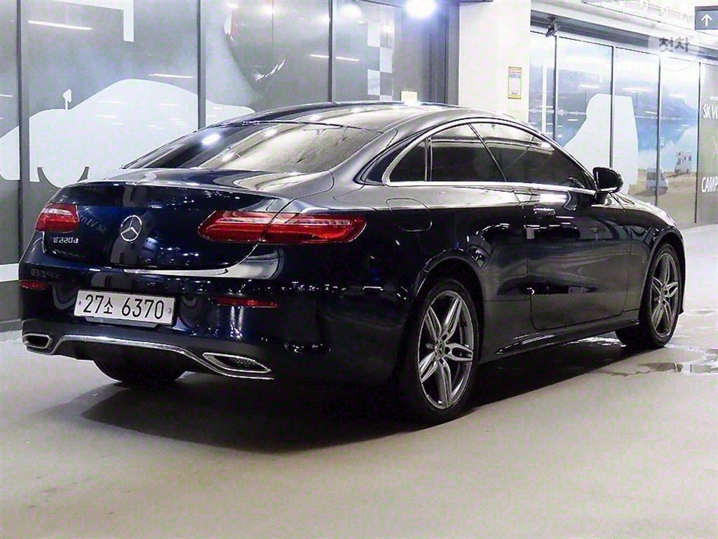 Mercedes-Benz E 220 AMG LINE HEAD UP 360CAM PANORAMA BURMESTER, снимка 2 - Автомобили и джипове - 55418132