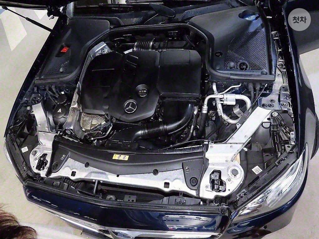Mercedes-Benz E 220 AMG LINE HEAD UP 360CAM PANORAMA BURMESTER, снимка 6 - Автомобили и джипове - 55418132