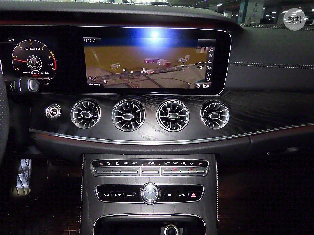 Mercedes-Benz E 220 AMG LINE HEAD UP 360CAM PANORAMA BURMESTER, снимка 11 - Автомобили и джипове - 55418132