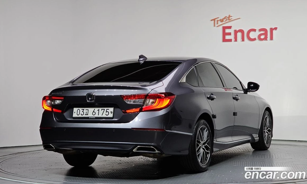 Honda Accord 1.5 Turbo, снимка 2 - Автомобили и джипове - 55668957