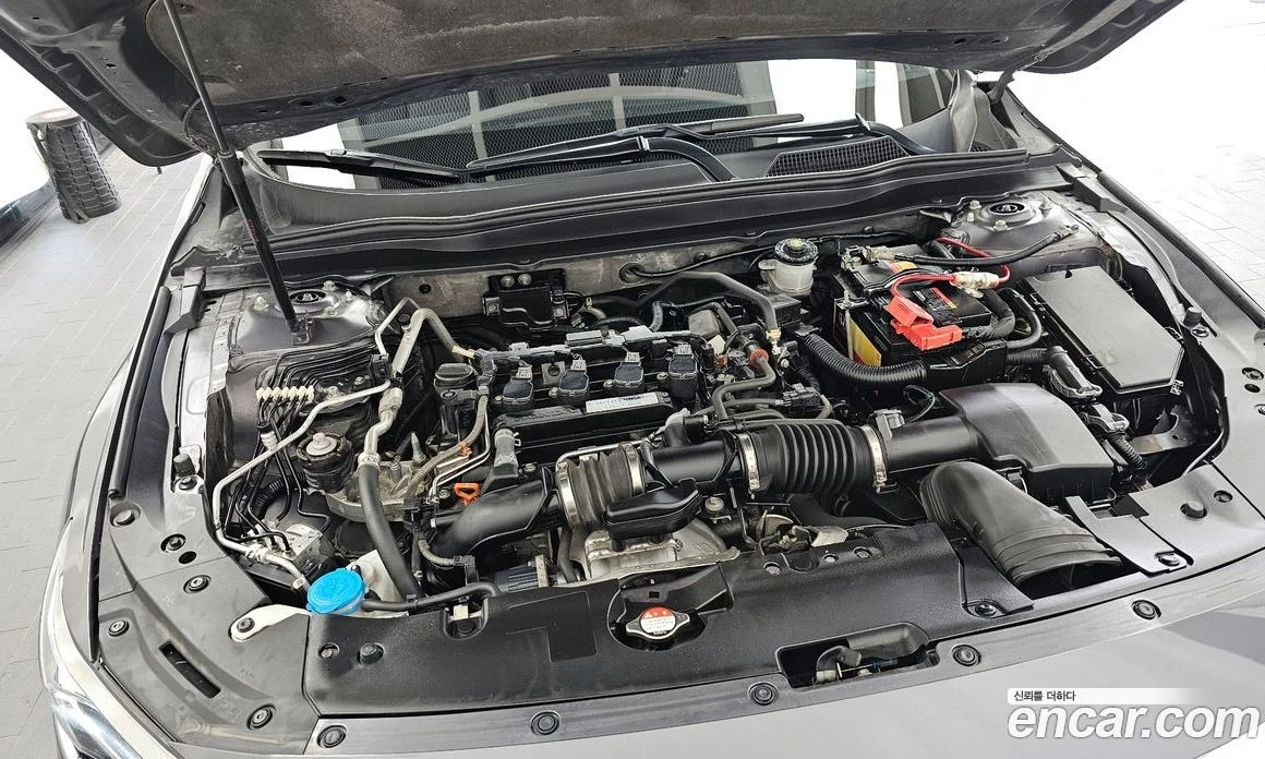 Honda Accord 1.5 Turbo, снимка 6 - Автомобили и джипове - 55668957