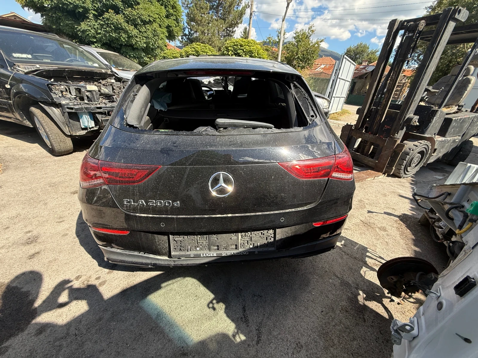Mercedes-Benz CLA 200, снимка 5 - Автомобили и джипове - 55951867
