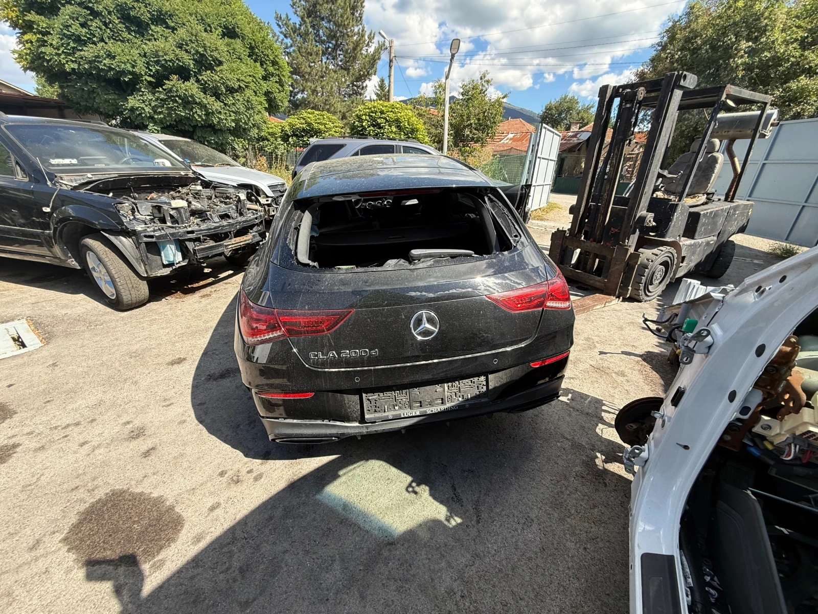 Mercedes-Benz CLA 200, снимка 2 - Автомобили и джипове - 55951867