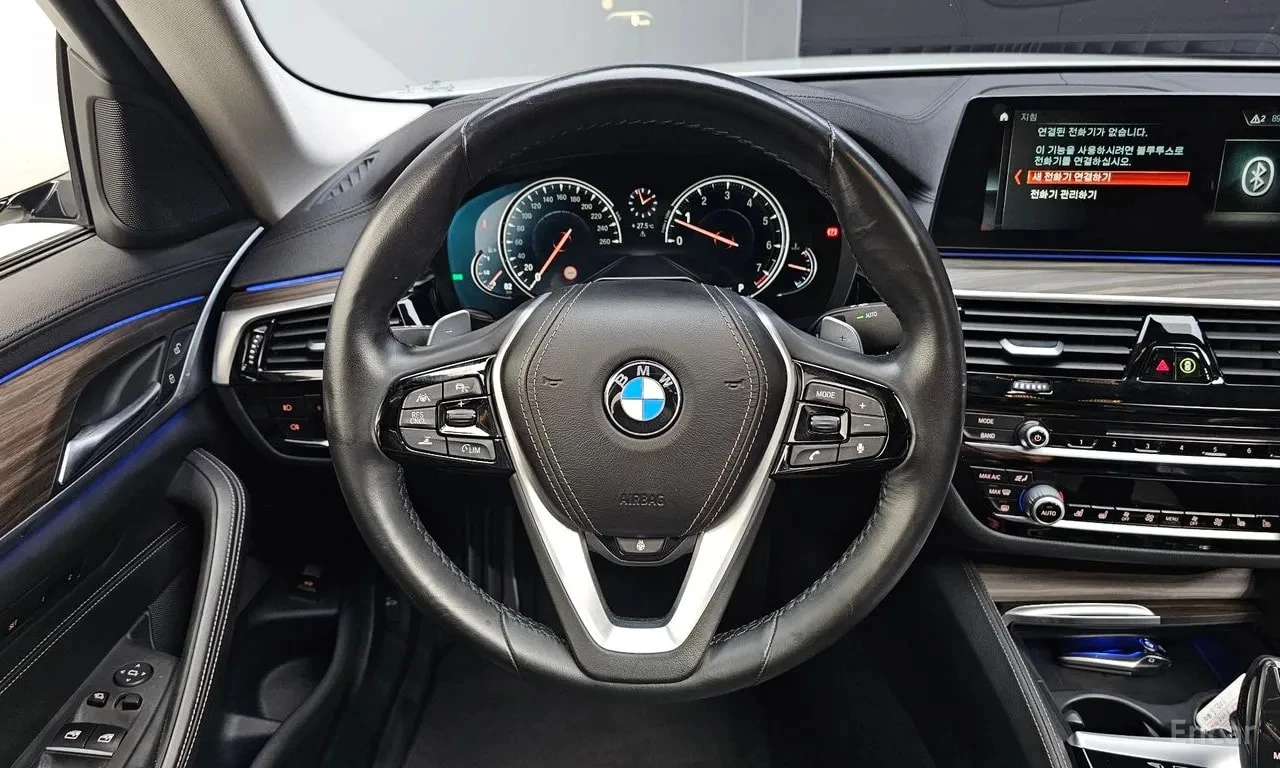 BMW 530 i Luxury Plus| HUD| ПАМЕТ| ОБДУХ| ПАНО| 3 КЛЮЧА, снимка 13 - Автомобили и джипове - 56107990