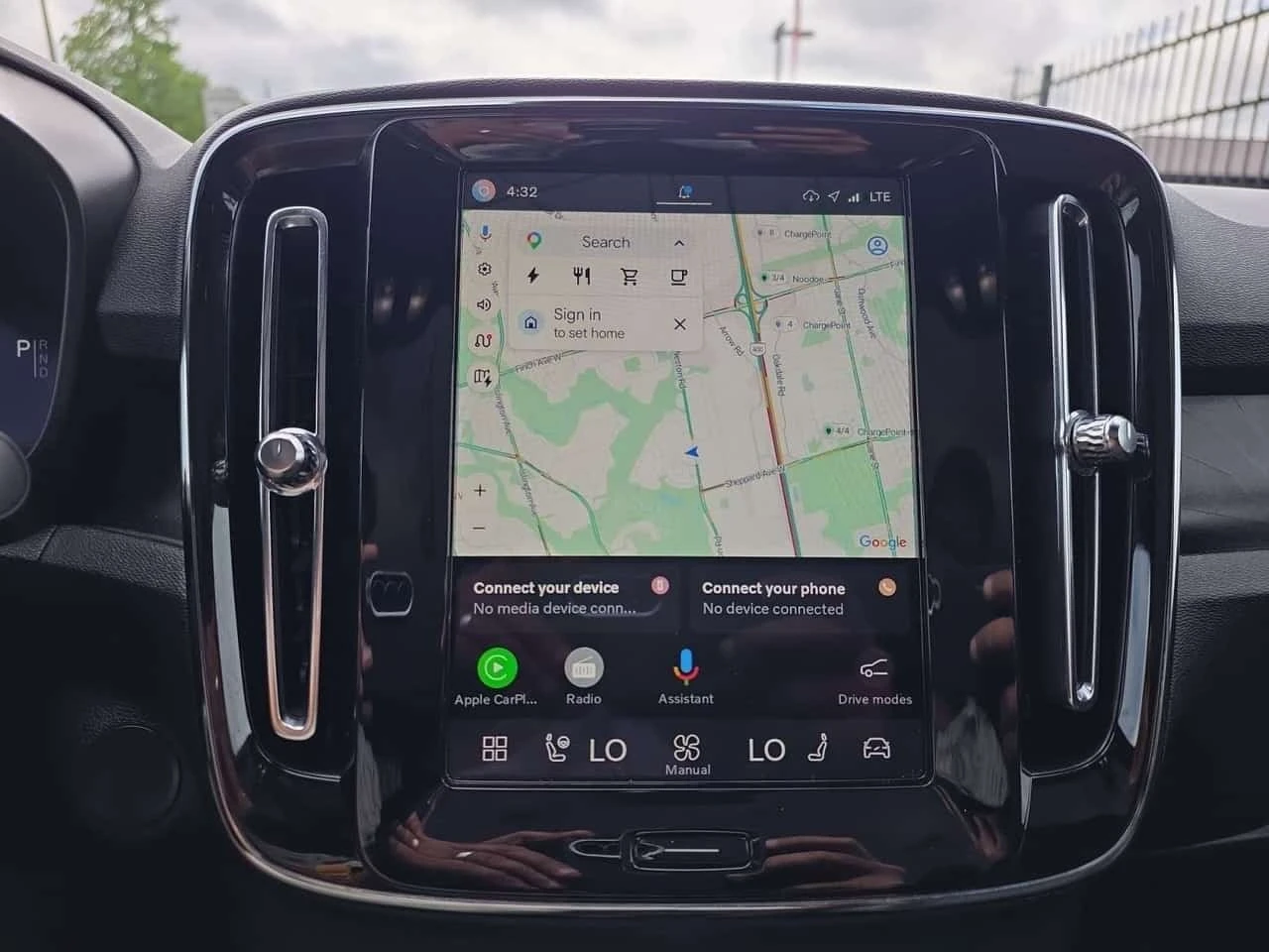 Volvo C40 * Twin eAWD Plus * DRIVER ASSIST / CARPLAY / ROOF , снимка 13 - Автомобили и джипове - 56637070