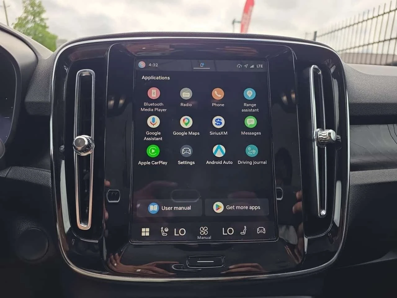 Volvo C40 * Twin eAWD Plus * DRIVER ASSIST / CARPLAY / ROOF , снимка 11 - Автомобили и джипове - 56637070