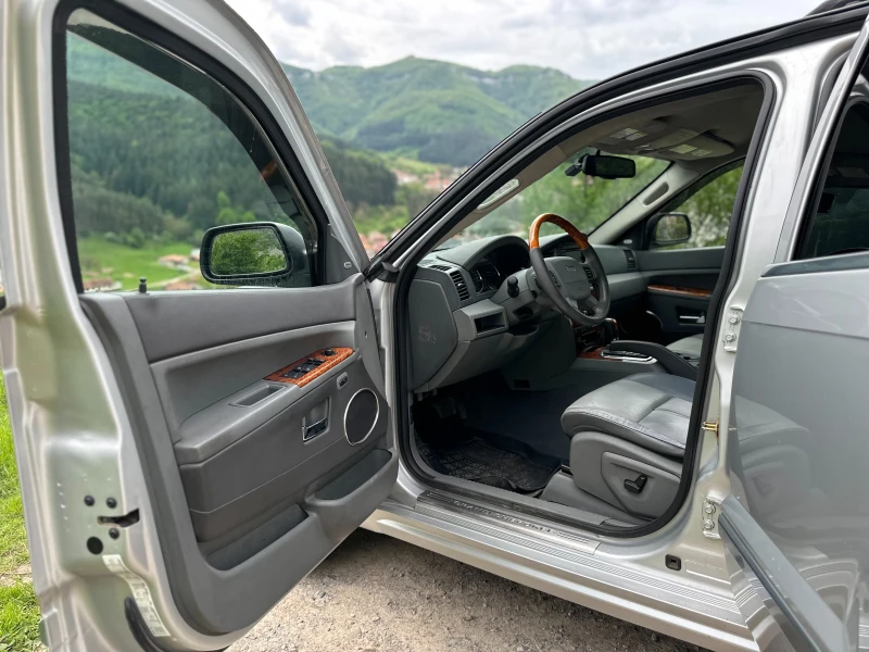 Jeep Grand cherokee OverLand, снимка 9 - Автомобили и джипове - 51373172