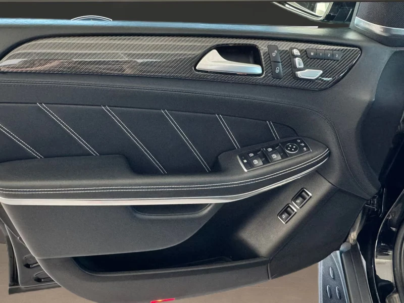 Mercedes-Benz GLS 63 AMG 4MATIC/360CAM/EXCLUSIV/CARBON/MEMO/PANO/131D, снимка 9 - Автомобили и джипове - 51961053