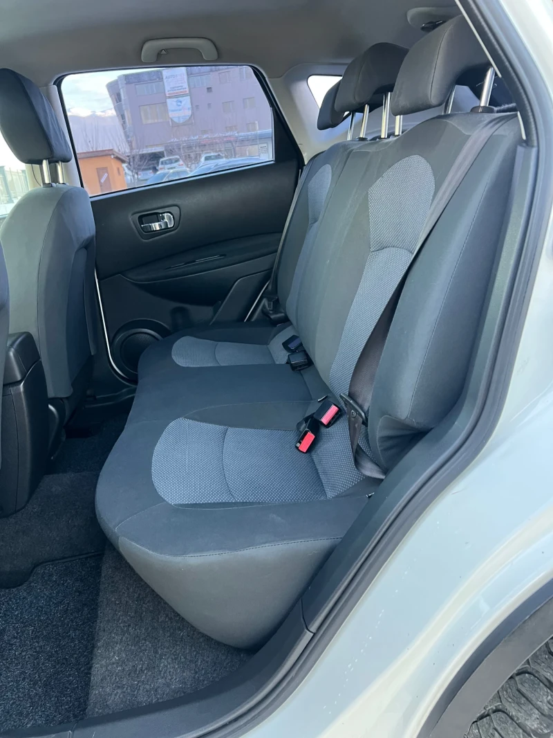 Nissan Qashqai 1.5dci, снимка 12 - Автомобили и джипове - 52890379