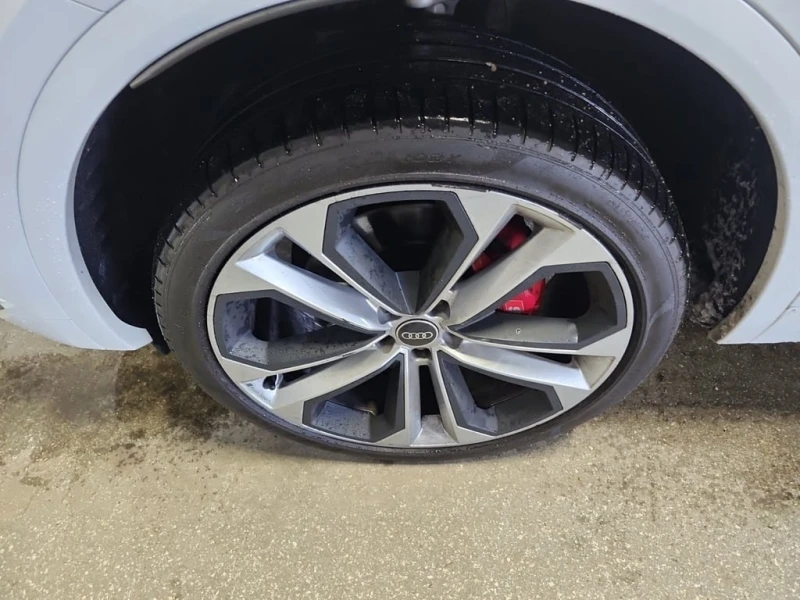Audi SQ5  / TECHNIK / DISTRONIC / 360 / CARBON / CARFAX, снимка 6 - Автомобили и джипове - 53382791