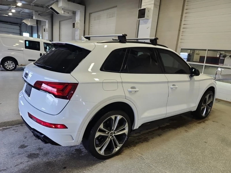 Audi SQ5  / TECHNIK / DISTRONIC / 360 / CARBON / CARFAX, снимка 3 - Автомобили и джипове - 53382791
