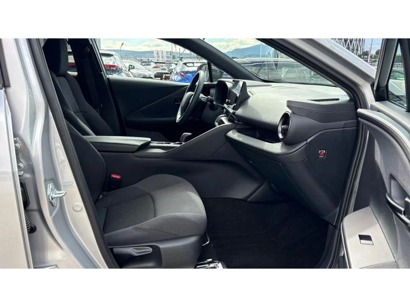 Toyota C-HR 1.8 HEV E-CVT Club FWD, снимка 6 - Автомобили и джипове - 56220340