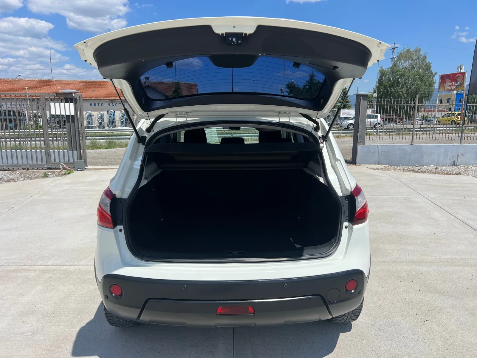 Nissan Qashqai 1.5dci Euro5B, снимка 6 - Автомобили и джипове - 52890379