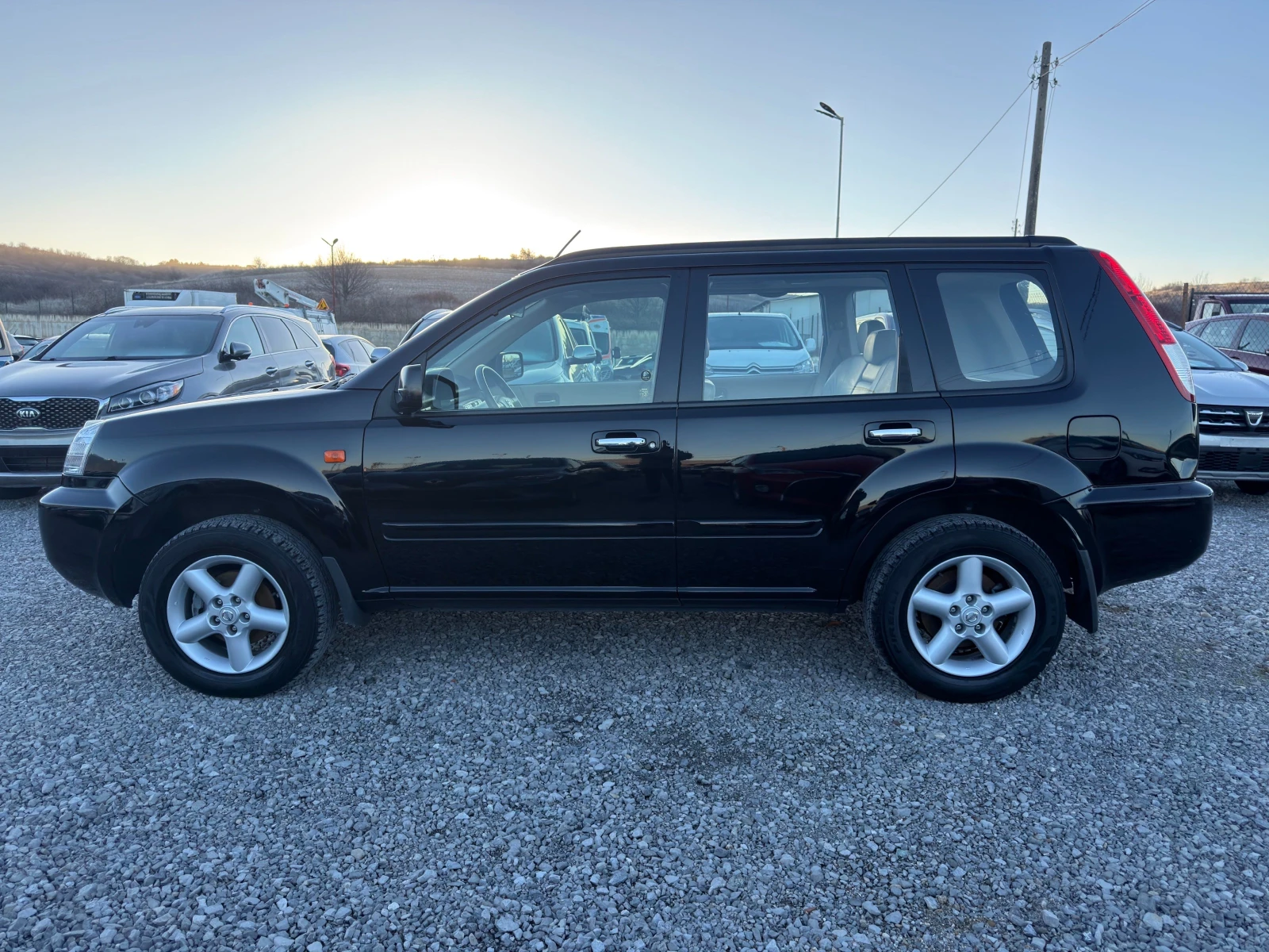 Nissan X-trail 2.0i 4x4 TOP - изображение 2