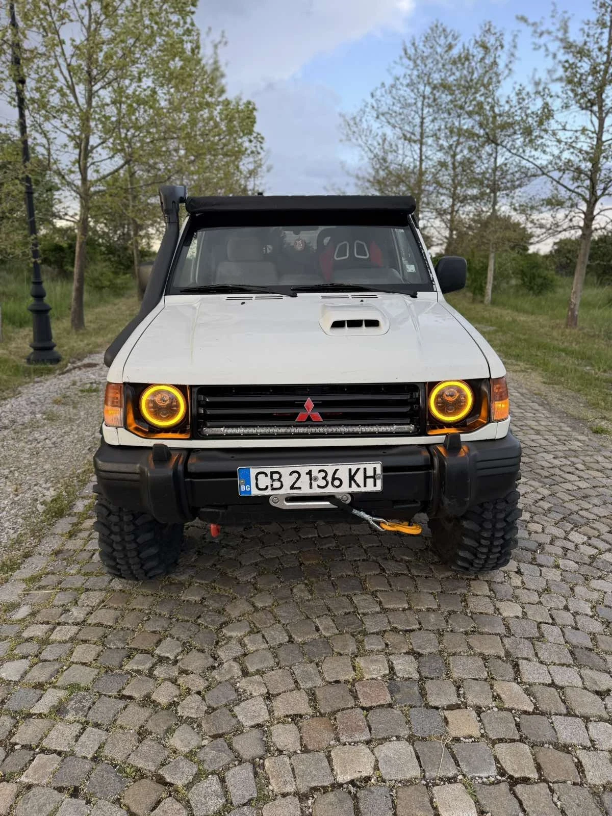 Mitsubishi Pajero 2.5, снимка 3 - Автомобили и джипове - 54511672