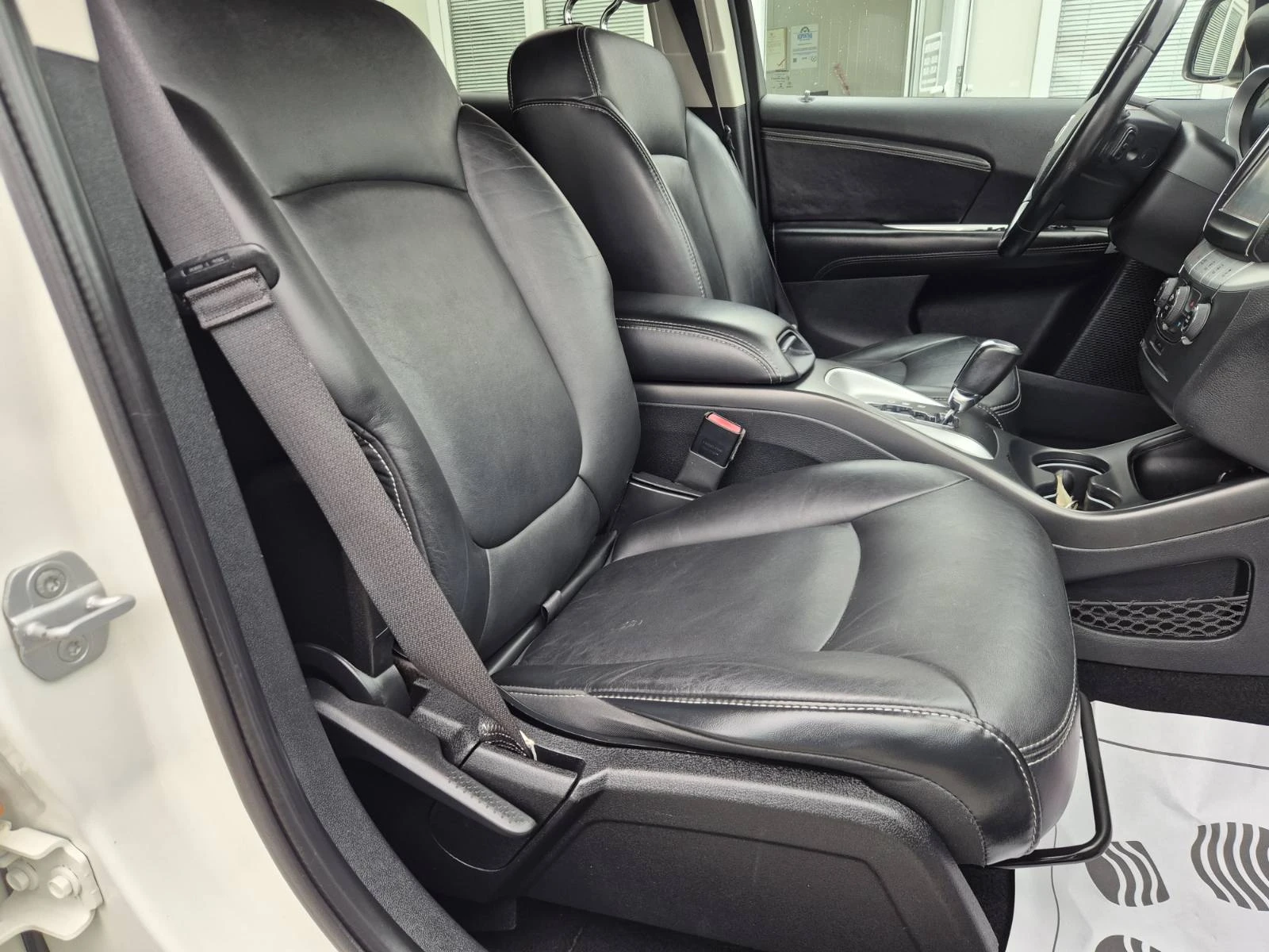 Fiat Freemont 2.0D-4X4-AUTOMATIC-7МЕСТА, снимка 13 - Автомобили и джипове - 54647380