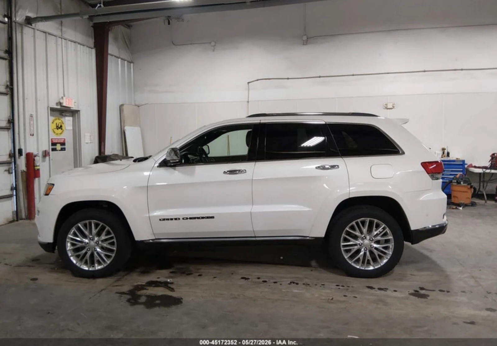 Jeep Grand cherokee АВТОКРЕДИТ* HARMAN/KARDON* ОБДУХВАНЕ* ДИСТРОНИК* , снимка 12 - Автомобили и джипове - 54838786