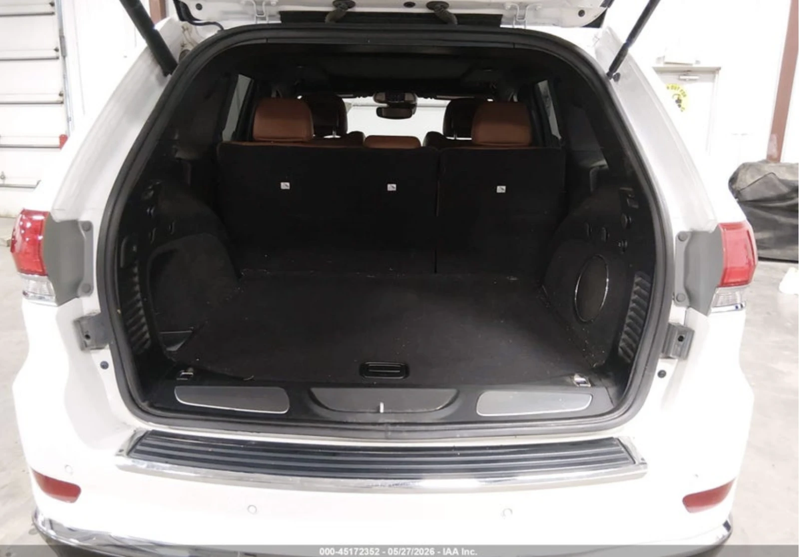 Jeep Grand cherokee АВТОКРЕДИТ* HARMAN/KARDON* ОБДУХВАНЕ* ДИСТРОНИК* , снимка 15 - Автомобили и джипове - 54838786