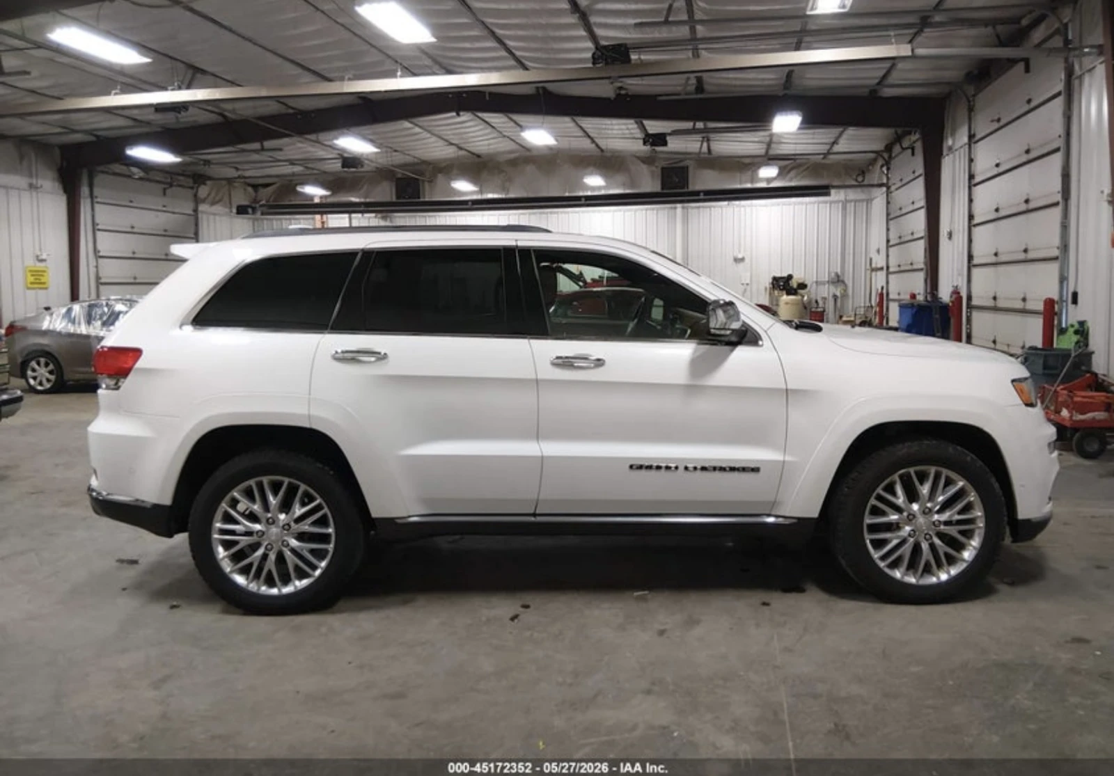 Jeep Grand cherokee АВТОКРЕДИТ* HARMAN/KARDON* ОБДУХВАНЕ* ДИСТРОНИК* , снимка 11 - Автомобили и джипове - 54838786