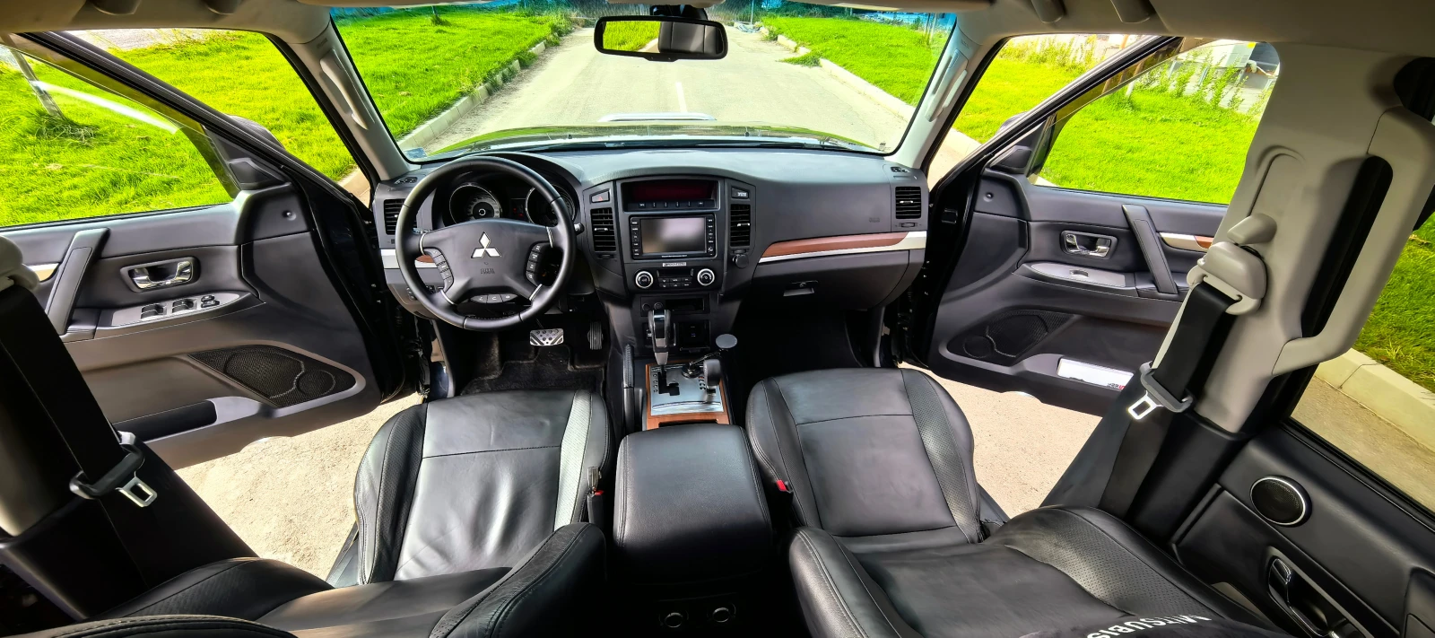 Mitsubishi Pajero 3.2 DI-D, снимка 12 - Автомобили и джипове - 56210352