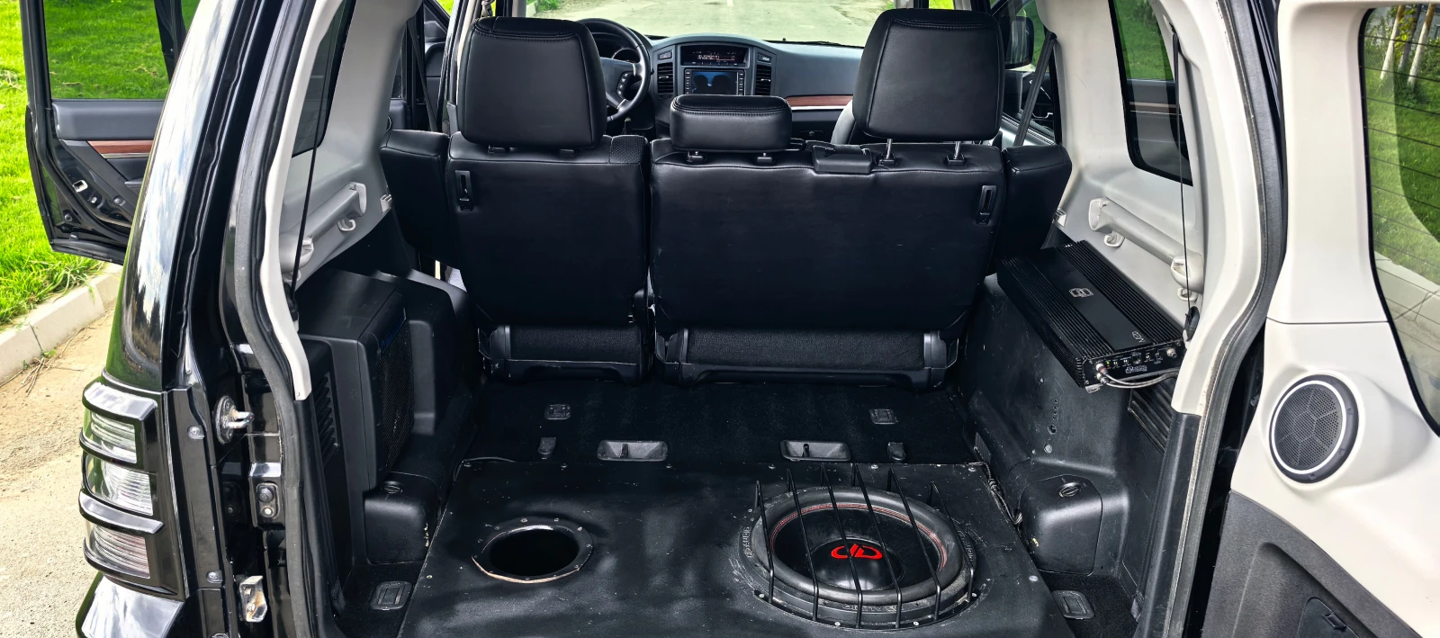 Mitsubishi Pajero 3.2 DI-D, снимка 11 - Автомобили и джипове - 56210352