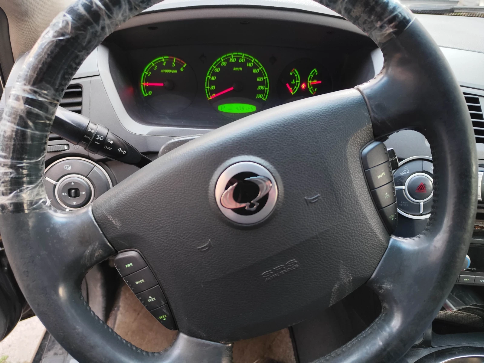 SsangYong Kyron, снимка 7 - Автомобили и джипове - 56391578