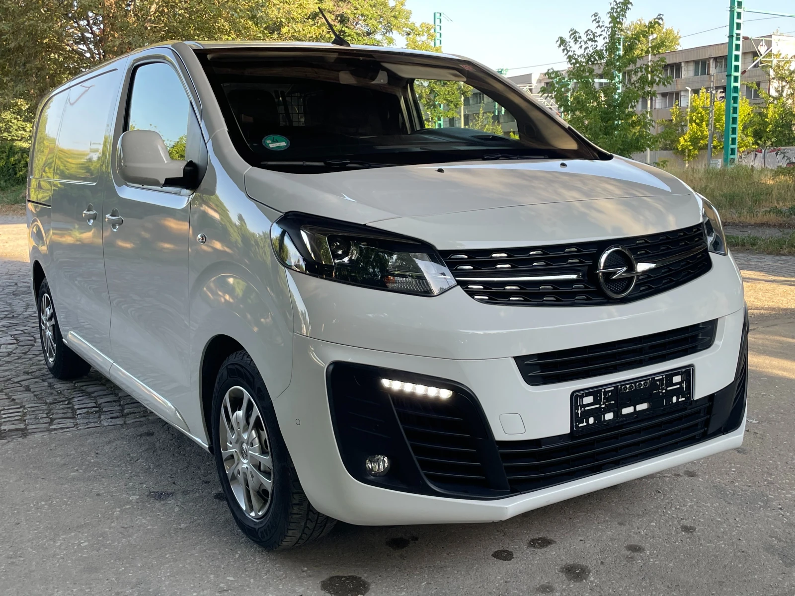 Opel Vivaro Edition-FUL-LED - изображение 3