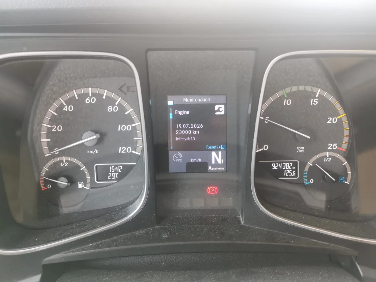 Mercedes-Benz Actros 1845 | Mobile.bg   14