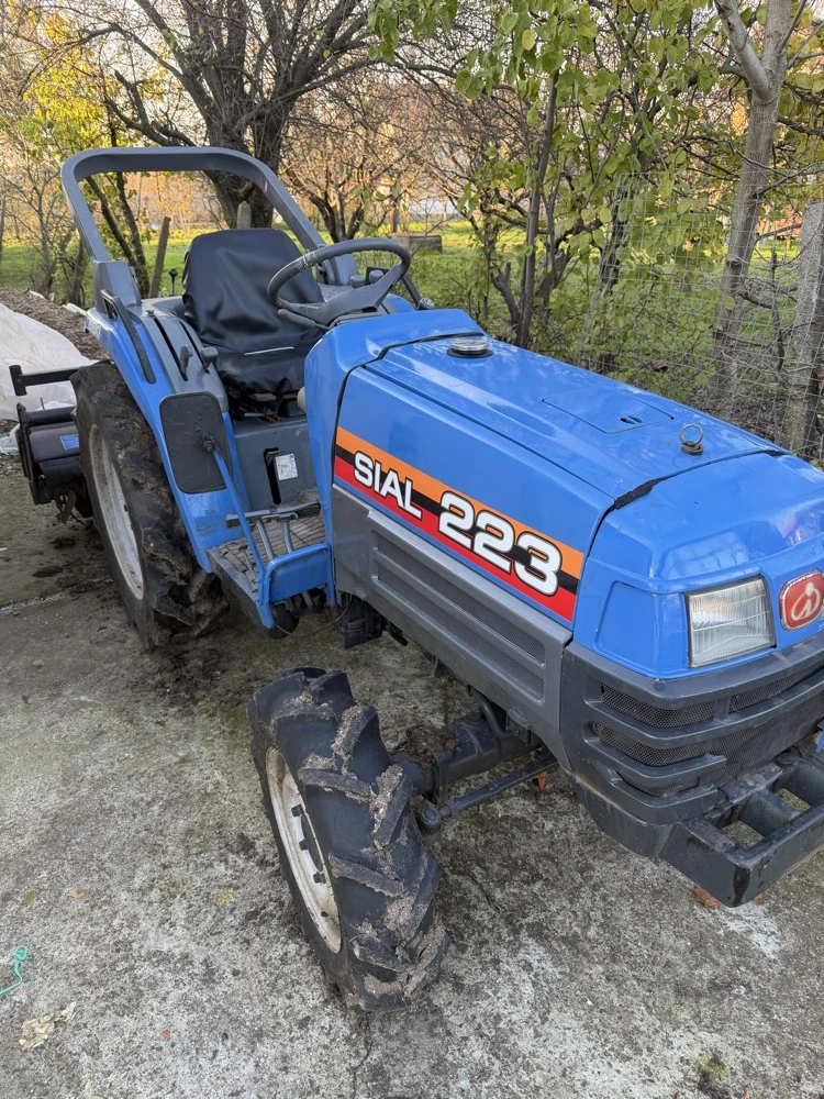 Трактор ISEKI SIAL 223, снимка 2 - Селскостопанска техника - 52791528