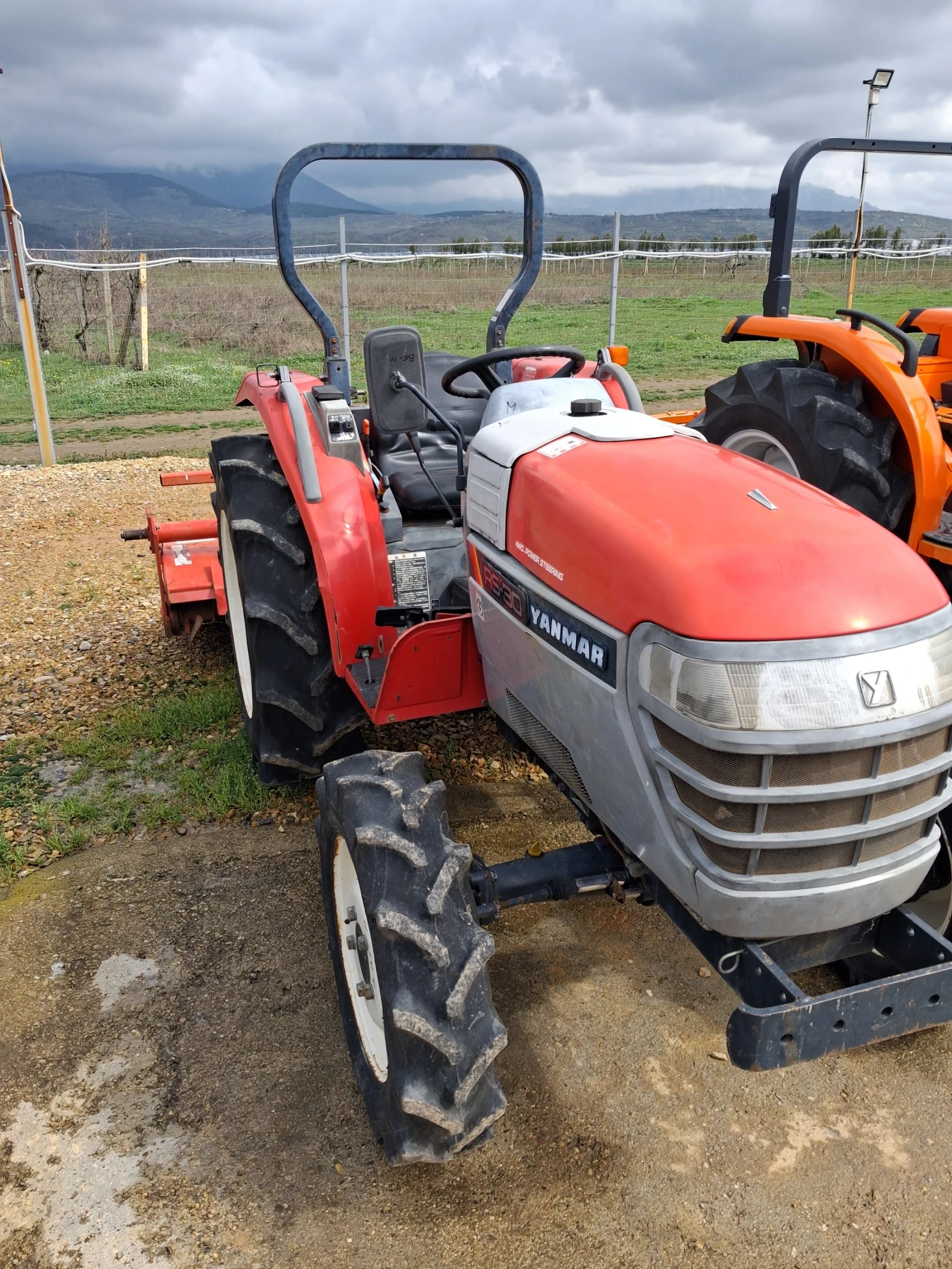 Трактор Kubota скайтрак , снимка 2 - Селскостопанска техника - 54076373