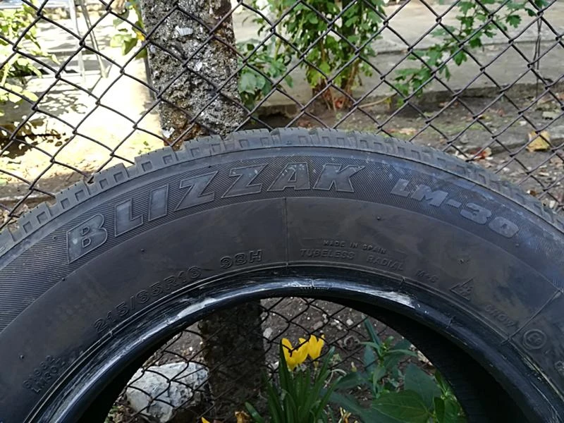 Гуми Зимни 215/65R16, снимка 5 - Гуми и джанти - 22852153