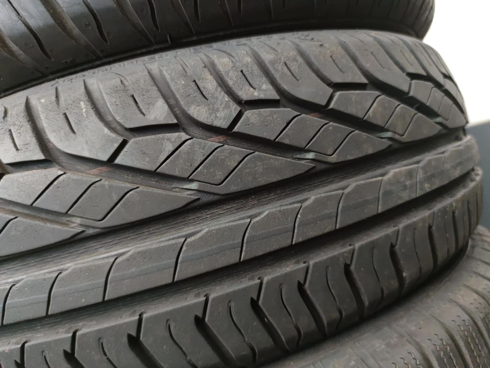Гуми Летни 185/65R15, снимка 4 - Гуми и джанти - 56664499