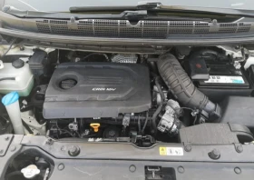 Kia Carens, снимка 15