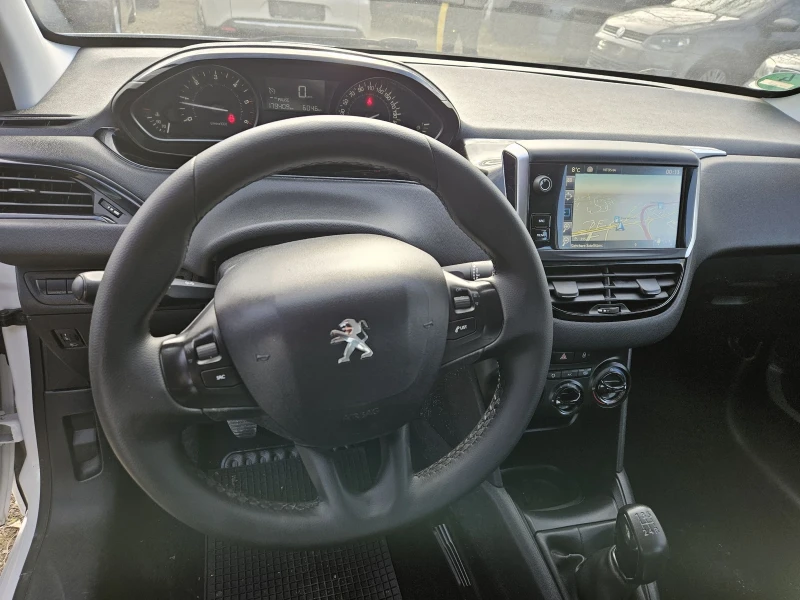 Peugeot 208 1.6hdi euro6, снимка 12 - Автомобили и джипове - 49004478