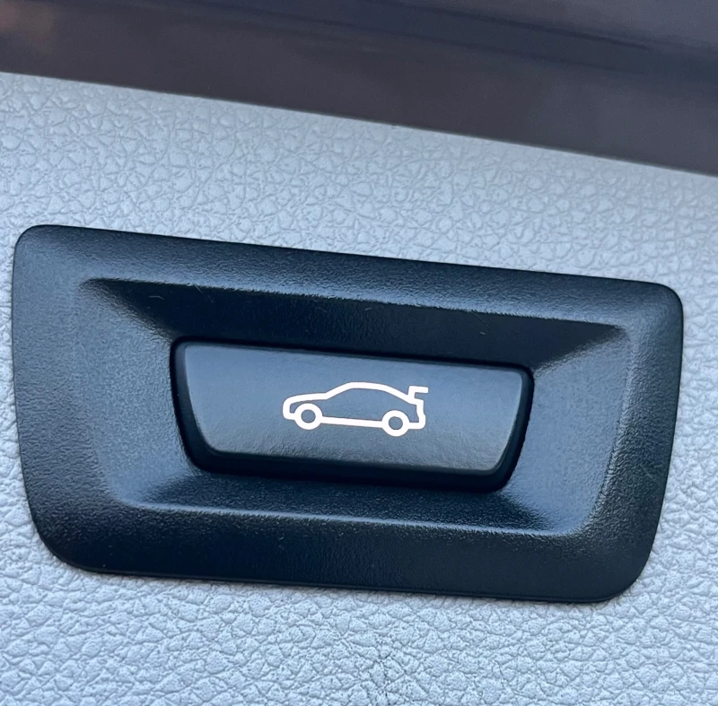 BMW 318 2.0D* 143HP* FACE* NAVI* LASER* СОБСТВЕН ЛИЗИНГ, снимка 15 - Автомобили и джипове - 50368417