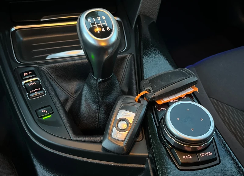 BMW 318 2.0D* 143HP* FACE* NAVI* LASER* СОБСТВЕН ЛИЗИНГ, снимка 14 - Автомобили и джипове - 50368417