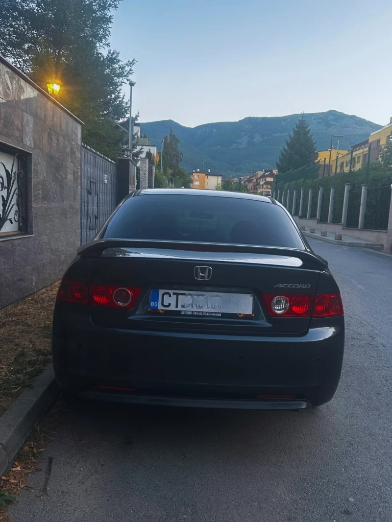 Honda Accord 2.2 i-CTDi , снимка 13 - Автомобили и джипове - 51468232