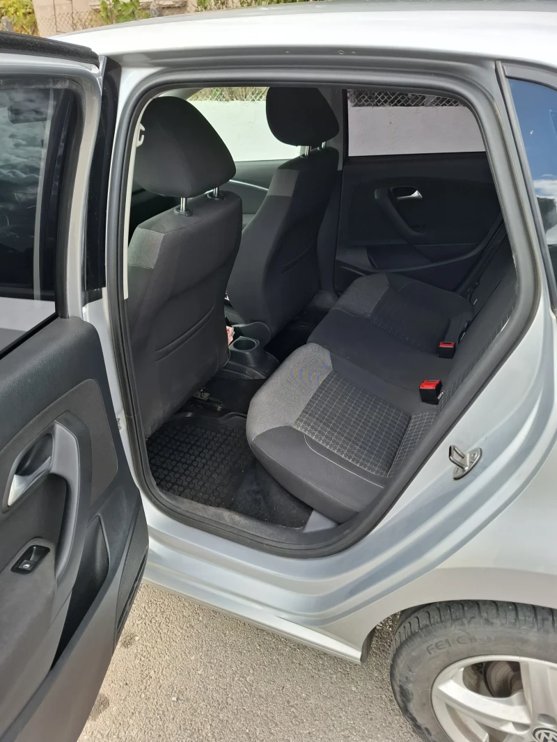 VW Polo, снимка 6 - Автомобили и джипове - 52021737