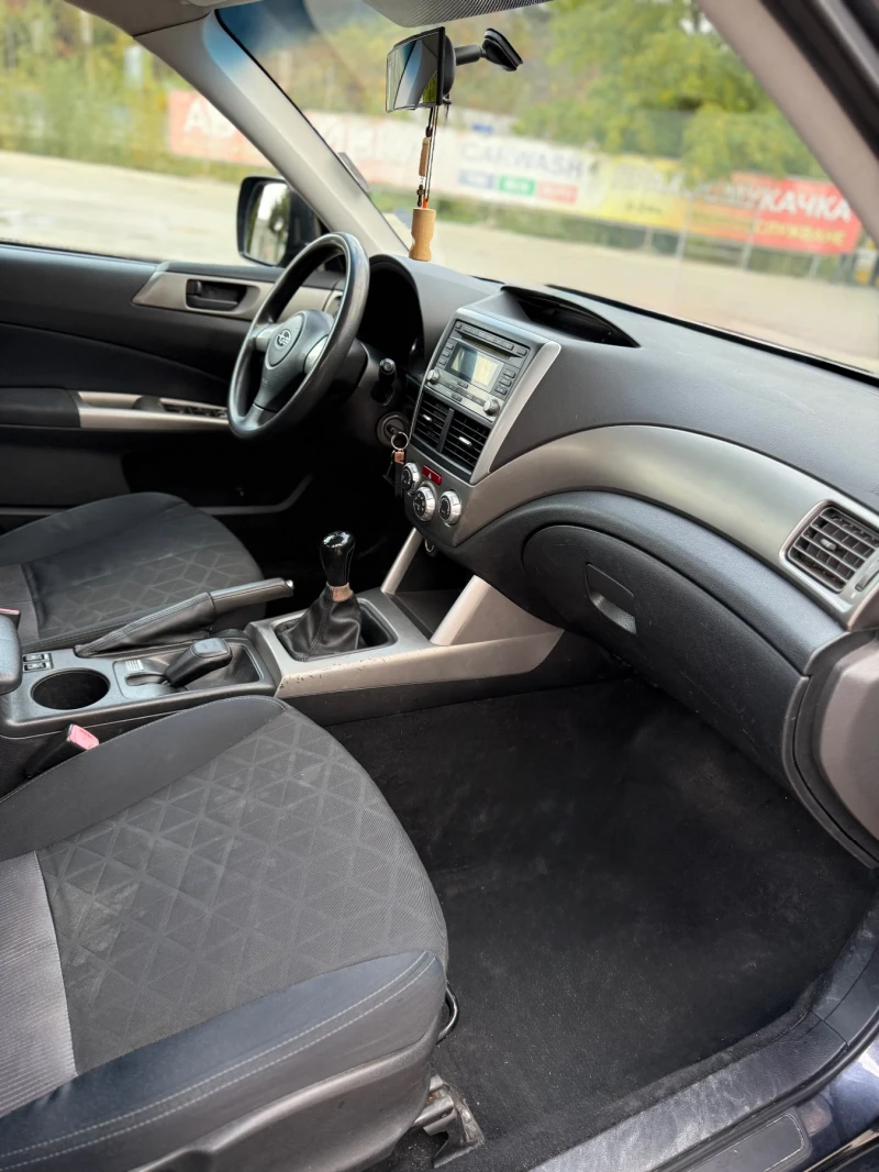 Subaru Forester 2.0i AWD, снимка 12 - Автомобили и джипове - 52394781