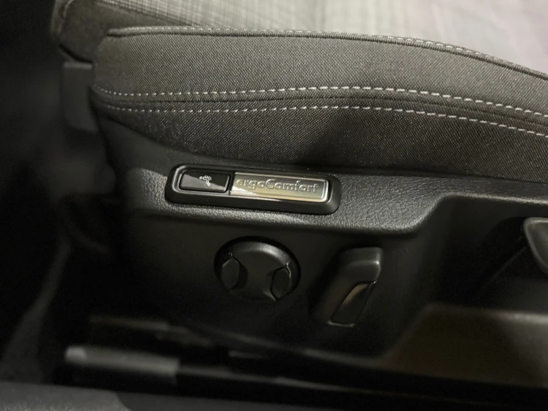 VW Passat 2.0TDI/Distronic/Camera/Massage/Panorama, снимка 8 - Автомобили и джипове - 52645616