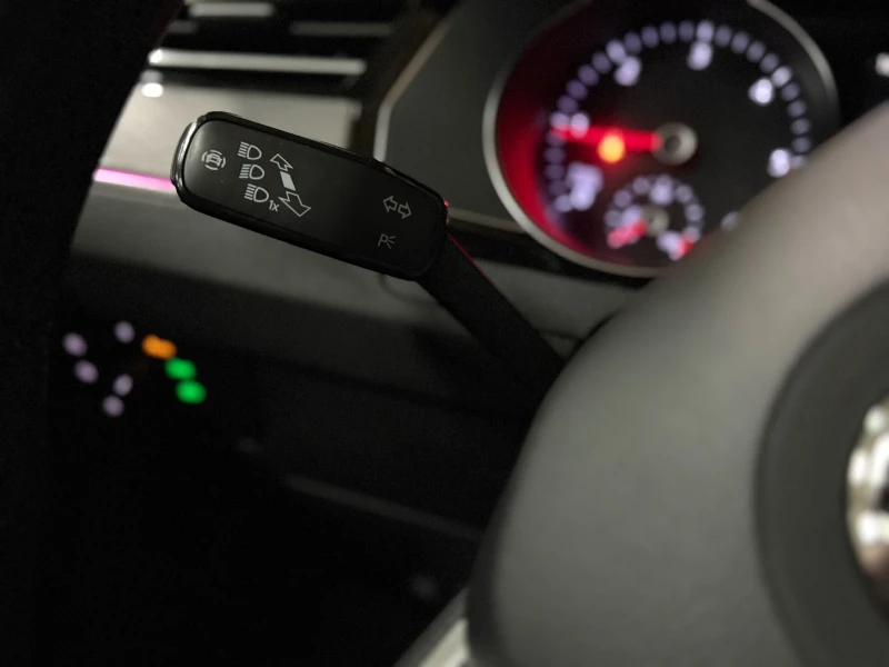 VW Passat 2.0TDI/Distronic/Camera/Massage/Panorama, снимка 10 - Автомобили и джипове - 52645616