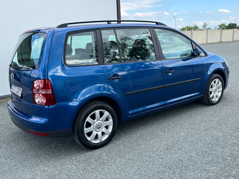 VW Touran 1.6i-Газов Инжекцион, снимка 5 - Автомобили и джипове - 52845546